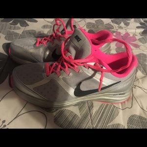 Training shoes for girls